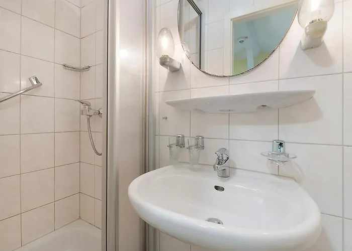 Boardinghouse Residenz 招待所 3*